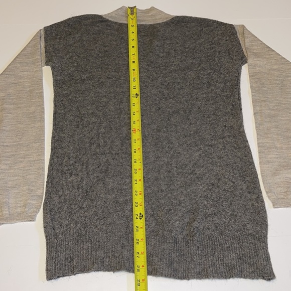 Anthropologie Moth Tan and Grey V-Neck Wool Sweater - Women’s Size Small - Picture 6 of 8